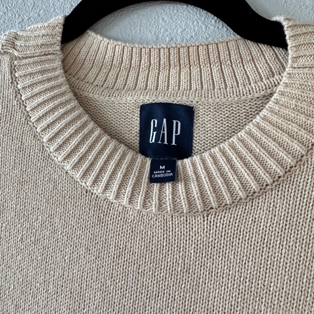 GAP Beige Knit Pullover
